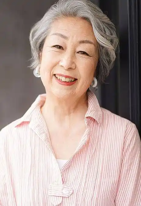 60到80岁女性,发型可以试试这三种,利落时尚很精致_短发_边头_全头