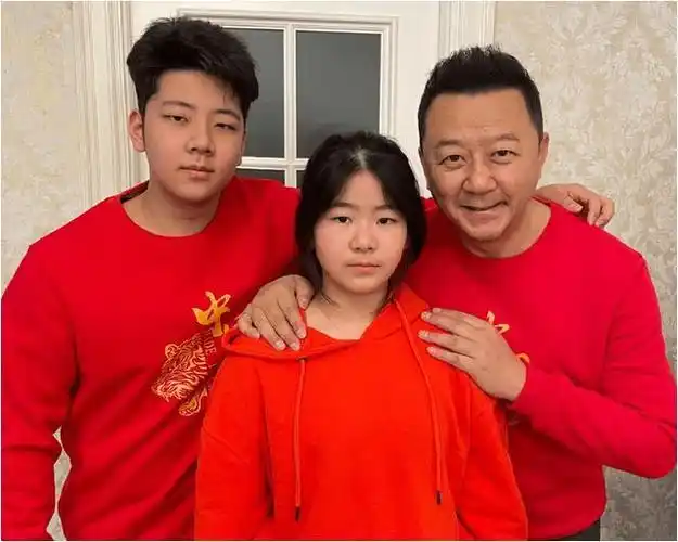 看到郭涛和他的孩子们的合照,大家都会感叹一句,郭涛的基因真是一脉相
