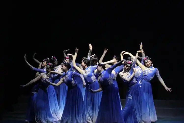 挑战自我且看青年风采四川师范大学艺术教育成果汇报演出顺利举行