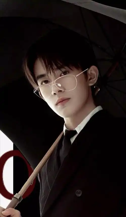 易烊千玺有哪些出圈神图? - 知乎