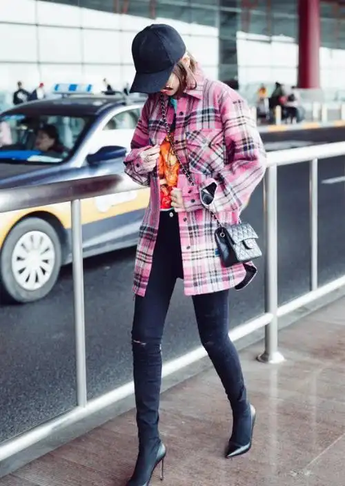 唐艺昕最近有点穷凉鞋仅靠2条软尺做成不丑还意外时髦