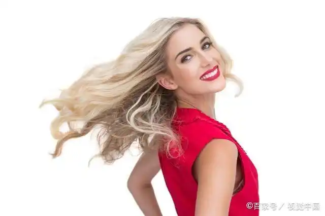 从今天开始,用这两个单词来形容肤色白的人吧