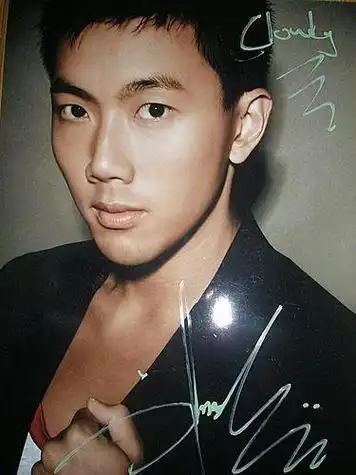 刘浩龙-刘浩龙个人资料及图片刘浩龙简介年龄身高八卦-小薇女性时尚