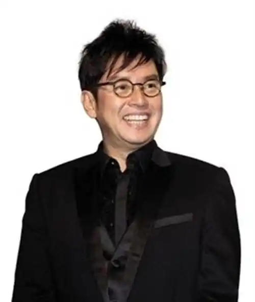 70岁谭咏麟照片流出,脸颊消瘦无精神,网友:心疼_运动_什么_事情