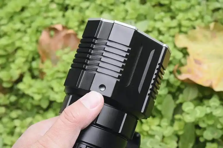 光明使者旗下最强菲尼克斯fenixlr60r智能屏机械调光手电体验