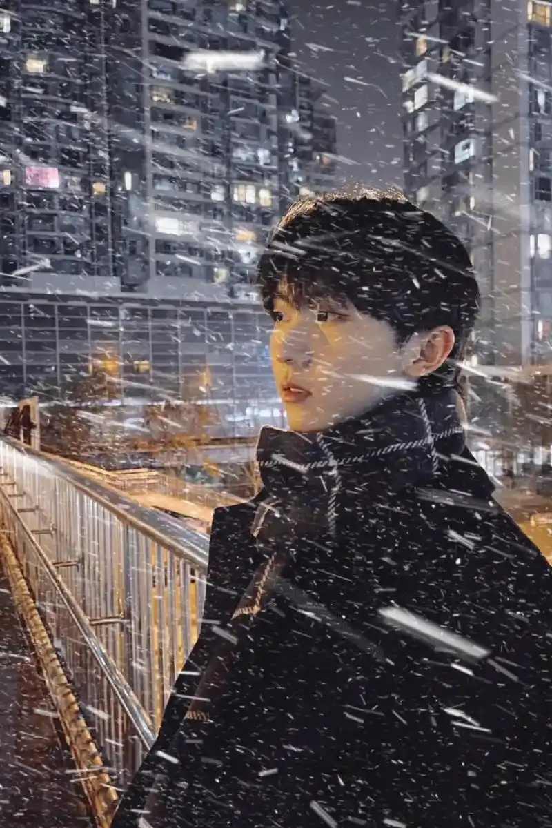 嘉祺穿着大衣来看我们的冬天 快来了 #向全世界安利 #马嘉祺 - 抖音