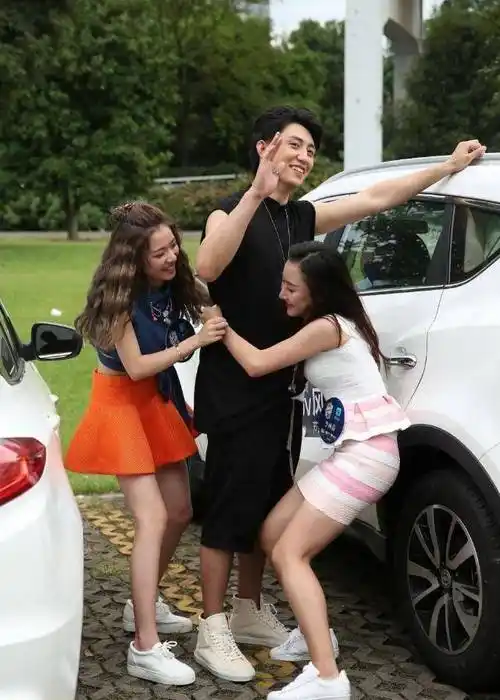 黄景瑜前经纪人刘铮背300万黑锅?他的回应来了_网友_张艺上_影响