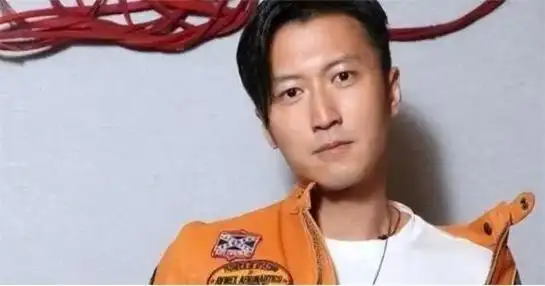 实在瞒不住了!谢霆锋藏了10年的女儿被曝光,王菲却蒙在鼓里