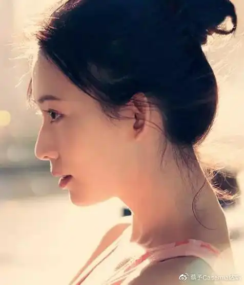 侧脸好看正脸更靓的女明星刘亦菲没啥这位新人很抢眼