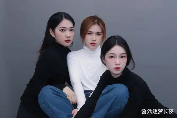 三人闺蜜照|超自然拍照姿势合集 这次的三人闺蜜照写真真的拍到停不