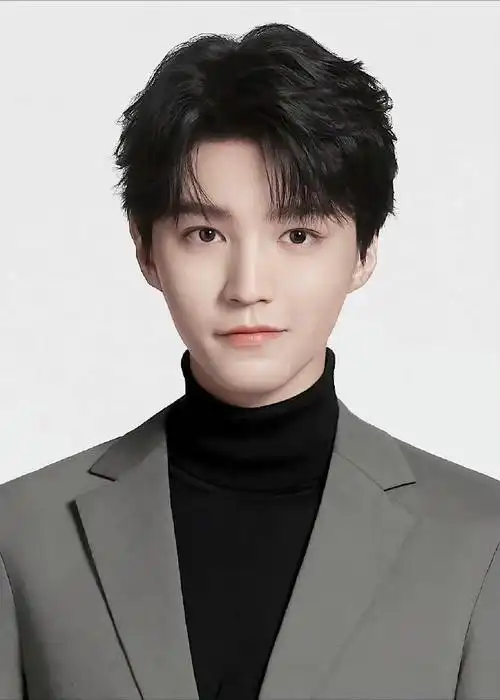 王俊凯,王源,易烊千玺证件照系列……_高清图集_新浪网