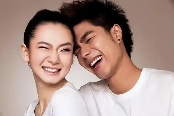 戚薇,一个名演员,她的多重身份令人意外.除了演员,她还是一位歌手.