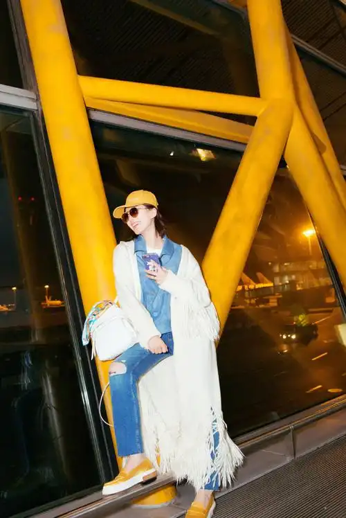 刘诗诗休闲时尚机场照高清图片