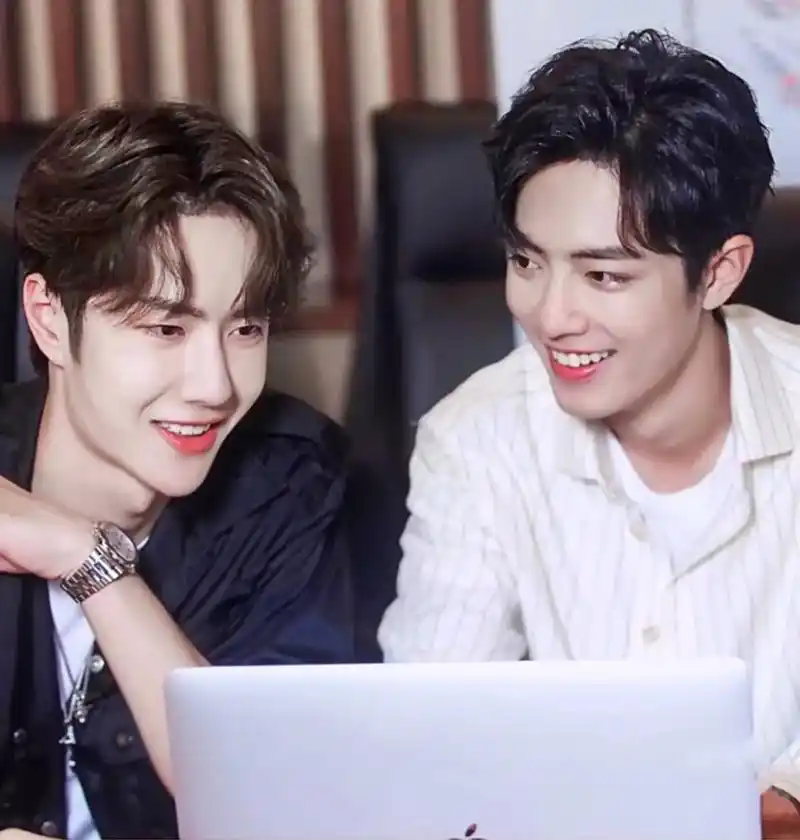 博君一肖 #王一博肖战 咧嘴笑是会传染的🫣