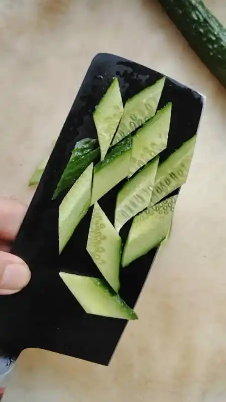 大黄瓜小菱形的切法你学会了吗