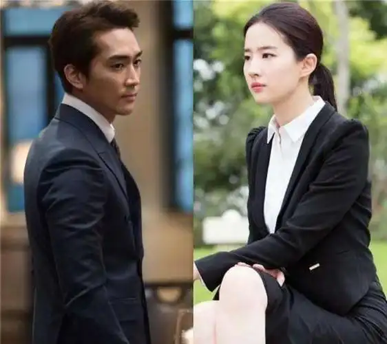 刘亦菲和宋承宪宋承宪深夜点赞刘亦菲自拍