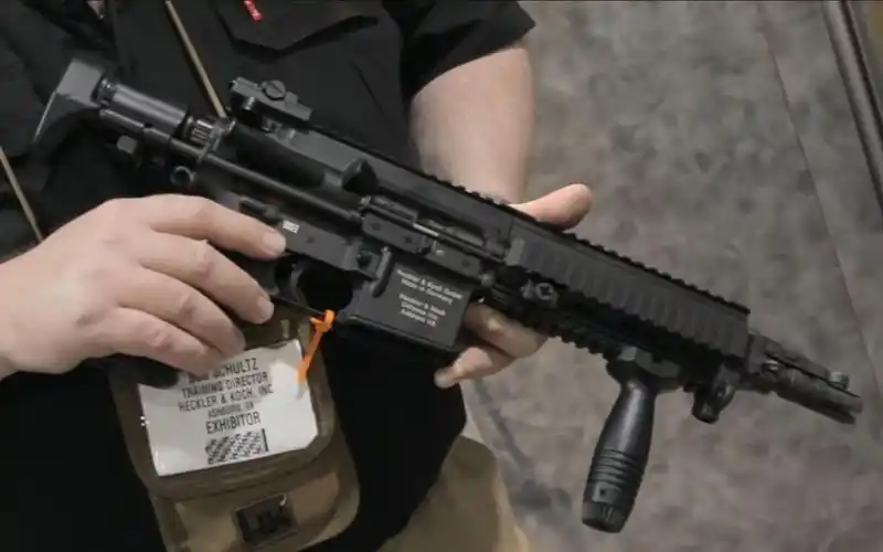 【中字/授权转载】hk416c介绍 - 2011 shot show hk展台