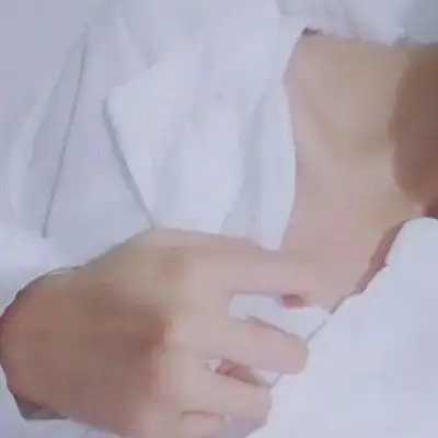 锁骨男_男生头像_我要个性网