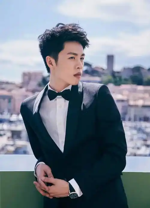 李鸿其谈及与王紫璇恋爱关系 称想和女方成立家庭_台媒_养分_生下