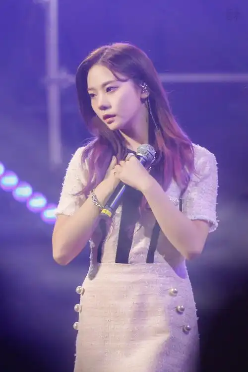 火箭少女101-紫宁