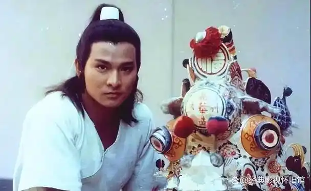 和83版《射雕英雄传》同时期拍摄的《神雕侠侣》,虽不及95版那么火,但