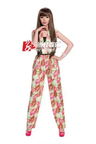 电影就这样爱热拍女主播万蒂妮造型酷似范冰冰