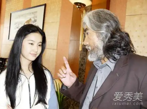 张纪中潜规则刘亦菲?为什么说刘亦菲是扬州瘦马