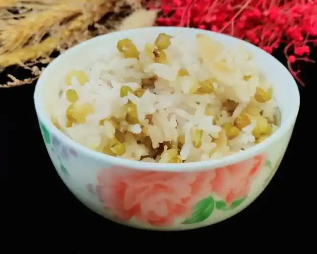百合绿豆大米饭的做法