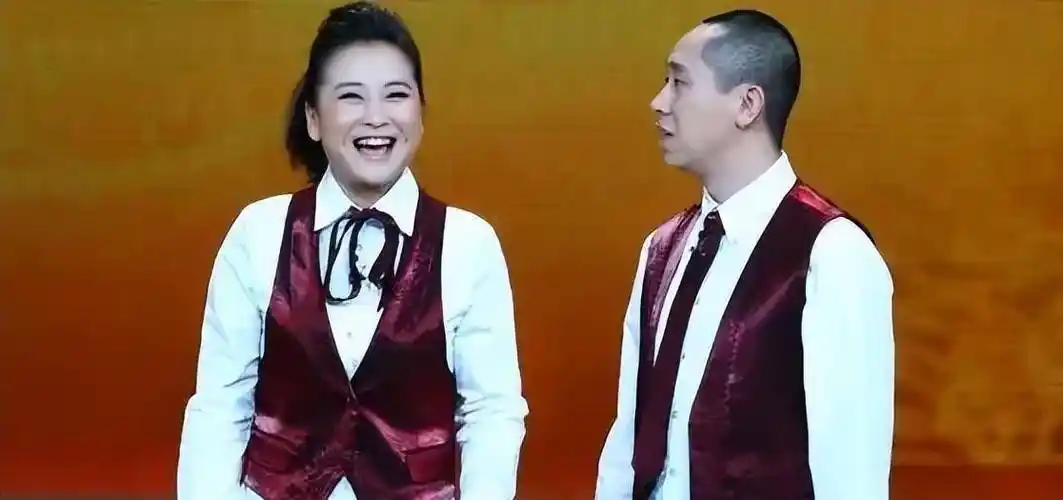 喜剧人贾玲,被人在大街上看到,暴瘦40斤,变化挺大_表演_舞台_春晚