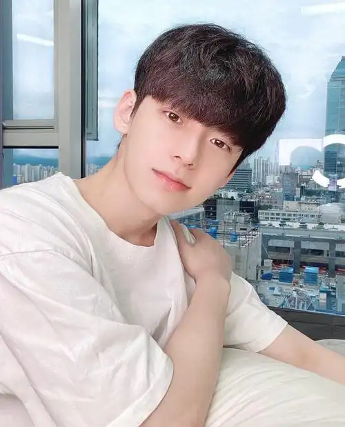 00后小年轻发型