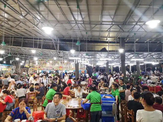 广州番禺|十八涌海鲜大排档 97黄油脸说 久闻大名的十八涌!