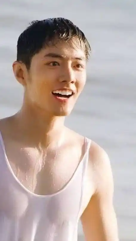 肖战胸肌#肖战身材管理好到位,帅哥是真的努力,让我埋一下让我埋蚁侣