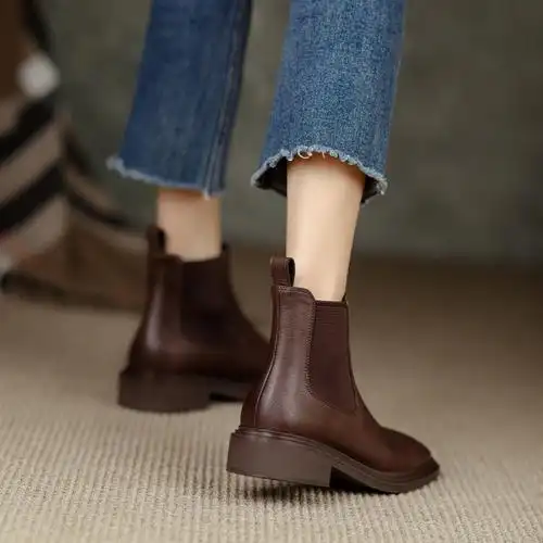 英伦风基础款牛皮切尔西靴2021秋冬新品低跟方头文艺棕色小短靴女