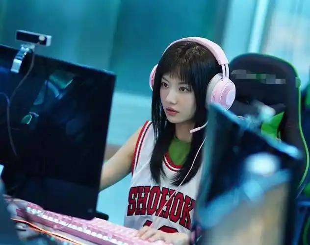 她出演过的作品并不少,还与鹿晗合作过_潘美烨_观众_角色