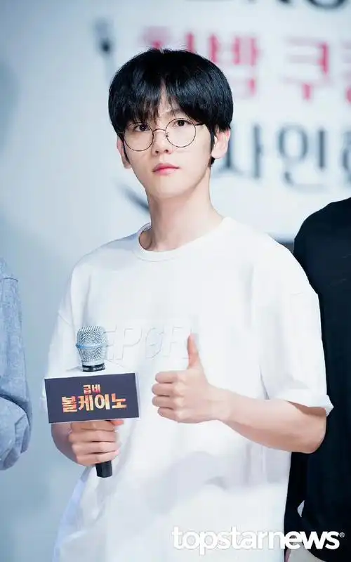 边伯贤#永远爱这一组清纯黑发