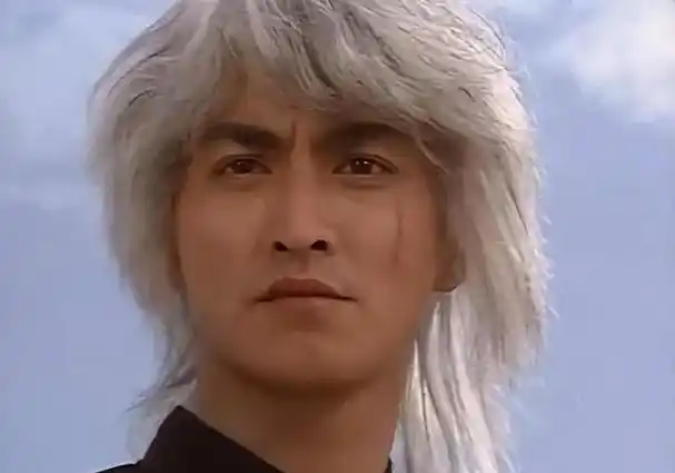 提起《中华英雄》,很多人都会想起郑伊健饰演的华英雄,但是早在这版"