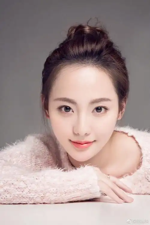 推荐张嘉倪代言费价格张嘉倪代言产品有哪些