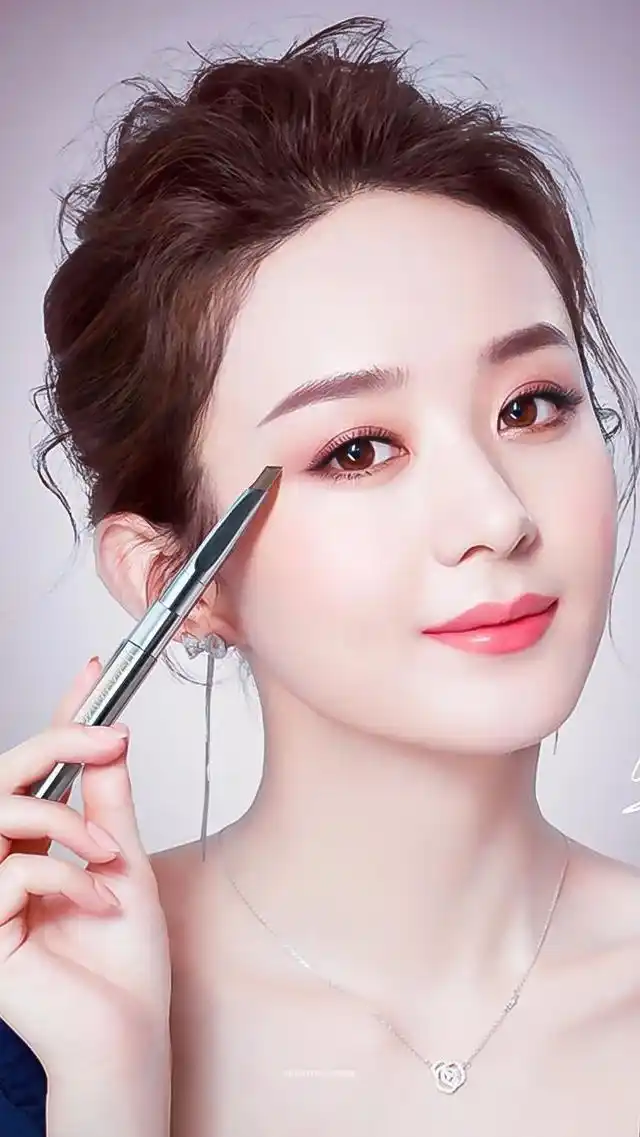 赵丽颖壁纸:颖宝越来越迷人了,炯炯有神的大眼睛更具独特魅力