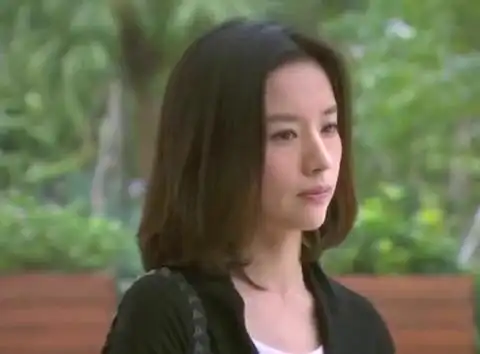 刘元却得寸进尺,韩灵一个举动表明态度 为您推荐: 相爱十年:韩灵在