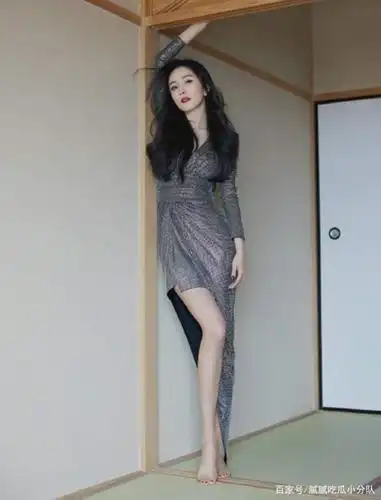 零下6度穿露肩裙,女明星应该是世界上最不怕冷的人吧