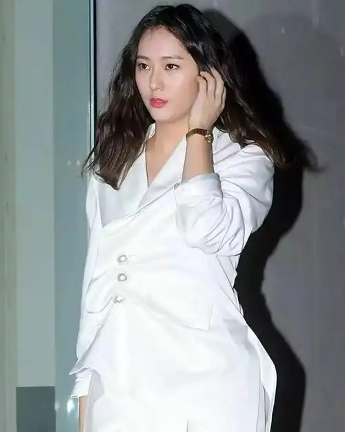 郑秀晶又双叒叕胖了