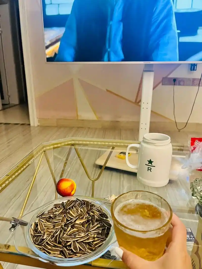 有没有姐妹喜欢一个人在家喝酒的?