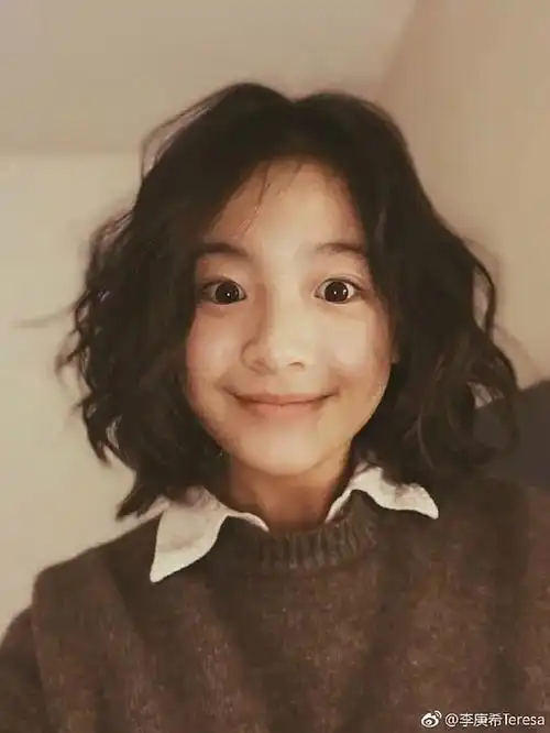 《同学两亿岁》(2018)饰演宣墨/阿部多瑞《小欢喜》(2019)饰演 乔英子