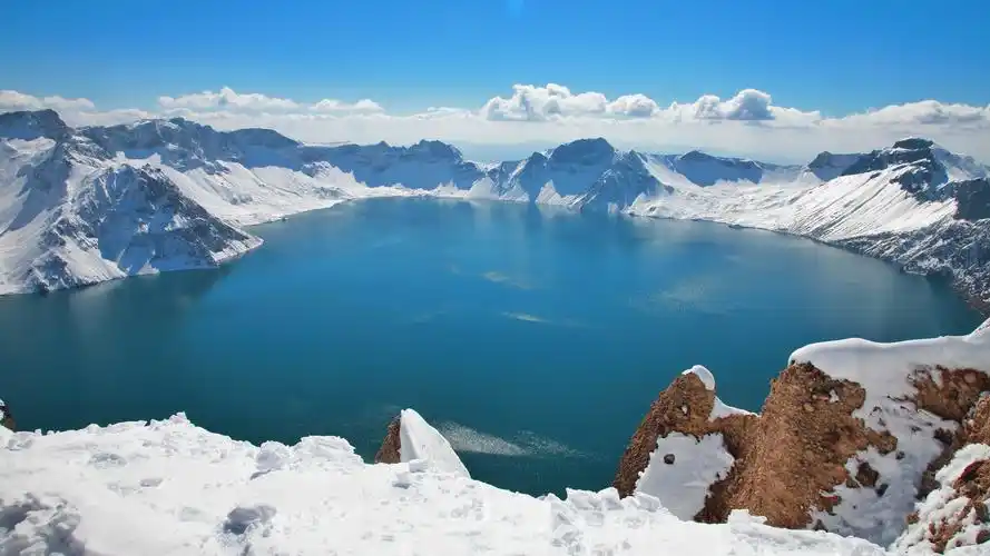 长白山天池中的水超19亿吨长白山天池水位