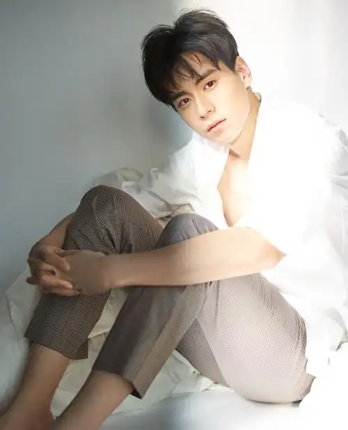 《智族gq》 february 胡一天