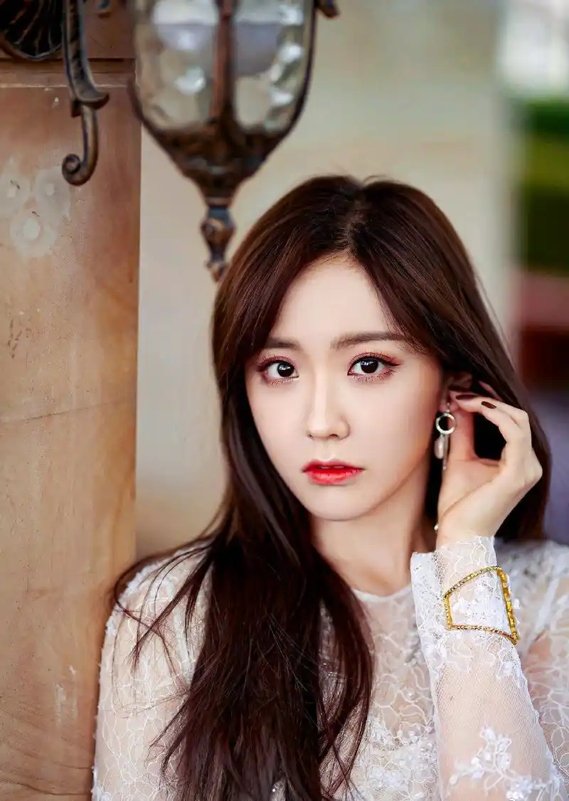 精美图集|王艺瑾,温柔甜美的女艺人