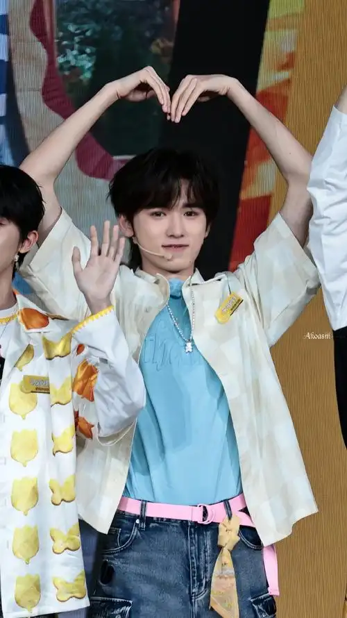 是今天最可爱的小孩[在线等]  @时代少年团-宋亚轩  #时代少年团先照