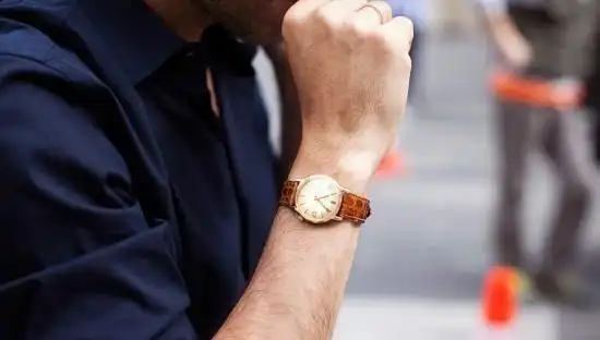 "手表"的戴法有讲究,到底应该戴左手好还是戴右手好?
