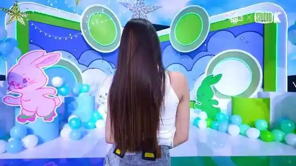 青春洋溢的美女甩头发!_新浪新闻