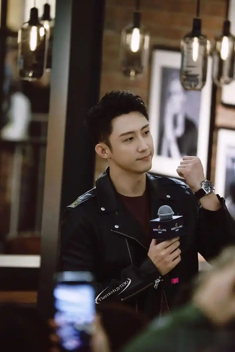 亮点在后面989898.#黄景瑜 #黄景瑜百年灵品牌代言人 - 抖音